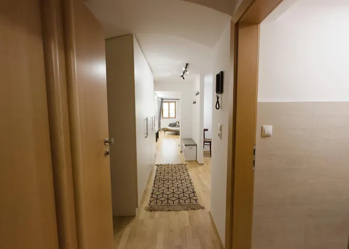 Dengg Down Town * إنسبروك